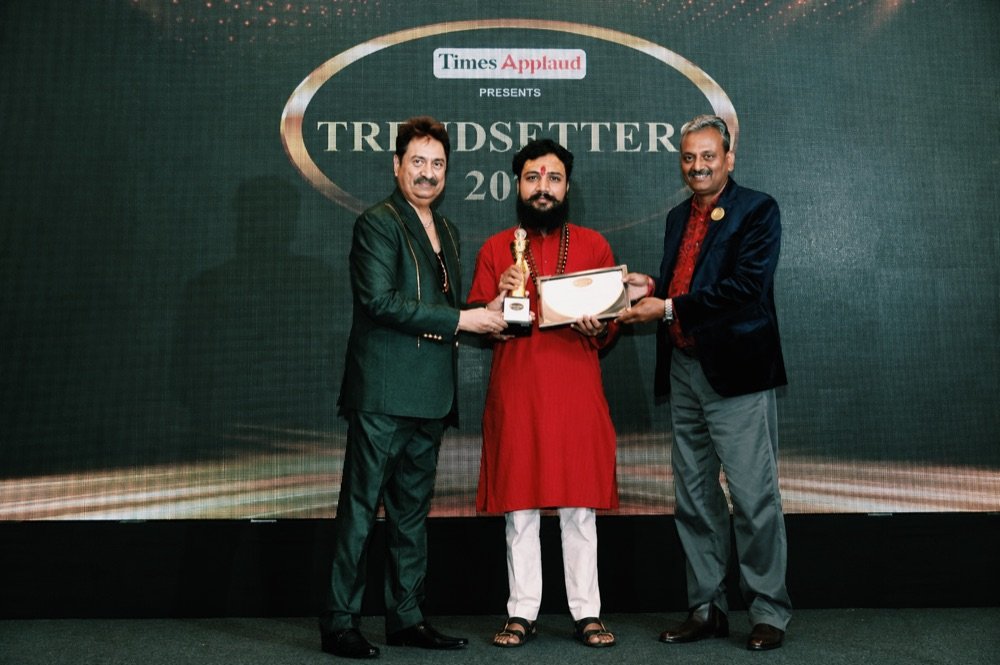 Akshay Bhargav — Times Applaud Trendsetters award